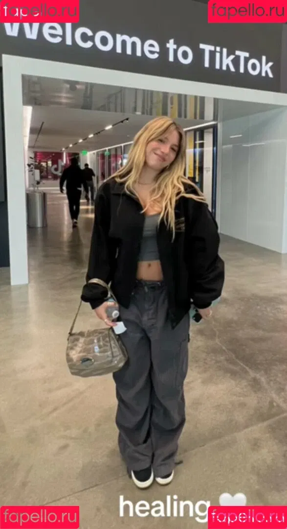 Mackenzie Ziegler Onlyfans Photo Gallery 