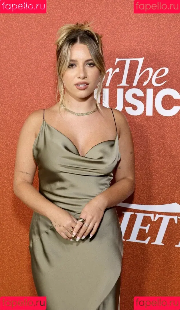 Mackenzie Ziegler Onlyfans Photo Gallery 