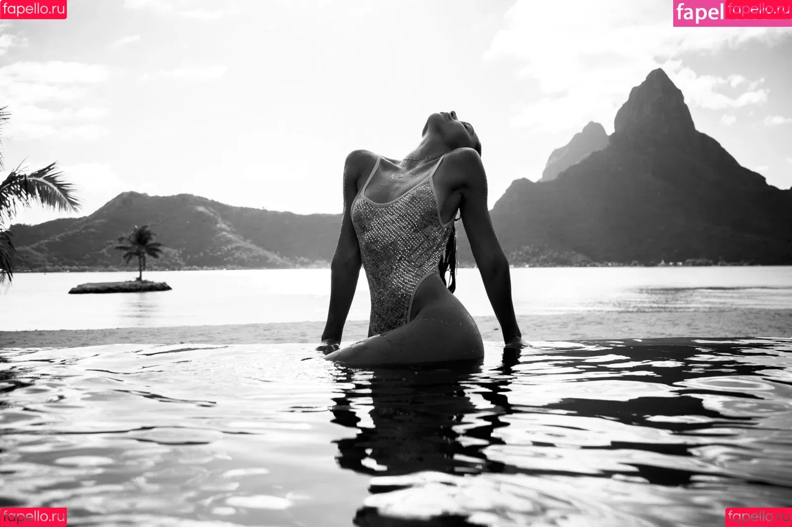 Alexis Ren Onlyfans Photo Gallery 