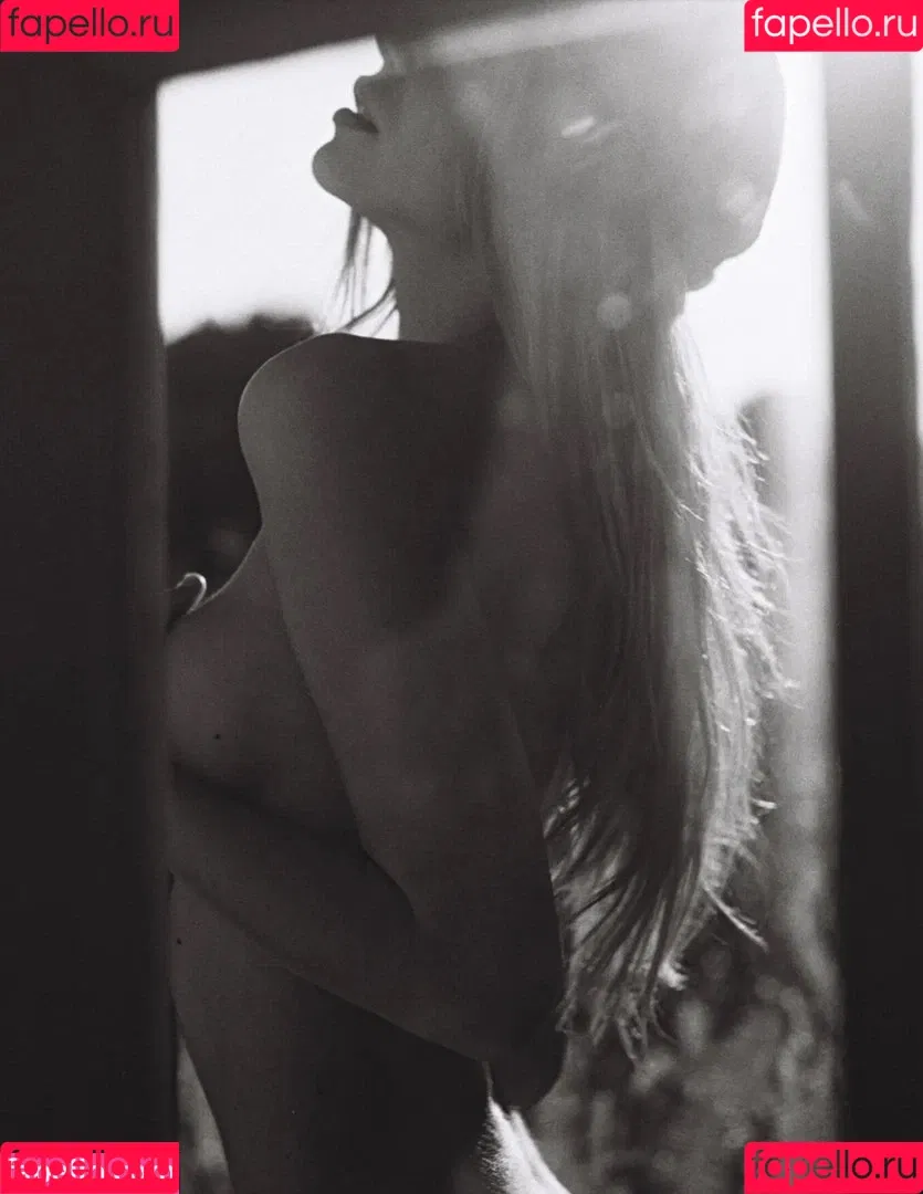 Alexis Ren Onlyfans Photo Gallery 