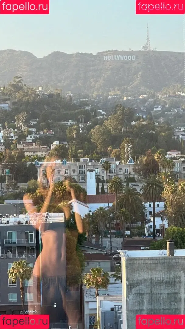 Alexis Ren Onlyfans Photo Gallery 