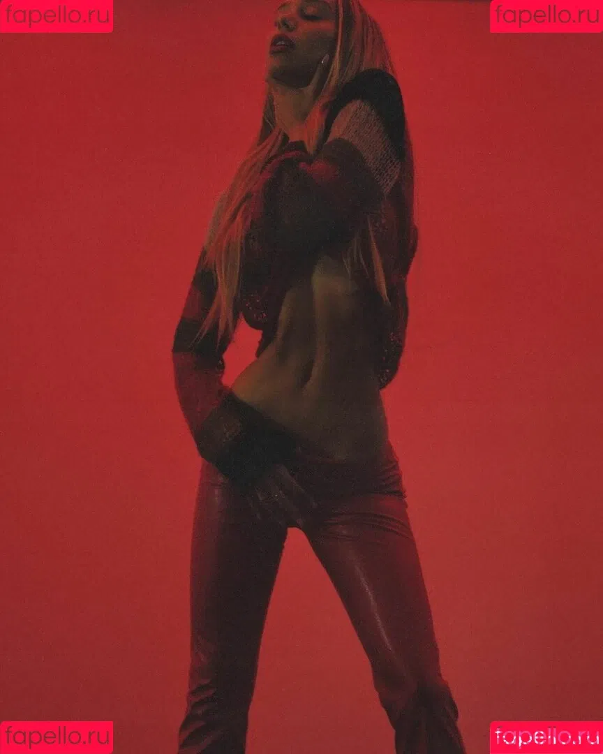Alexis Ren Onlyfans Photo Gallery 