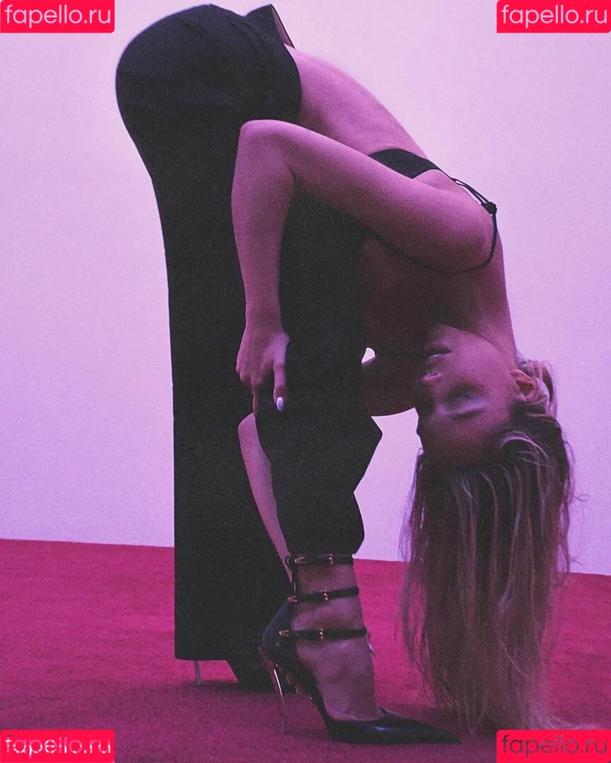 Alexis Ren Onlyfans Photo Gallery 