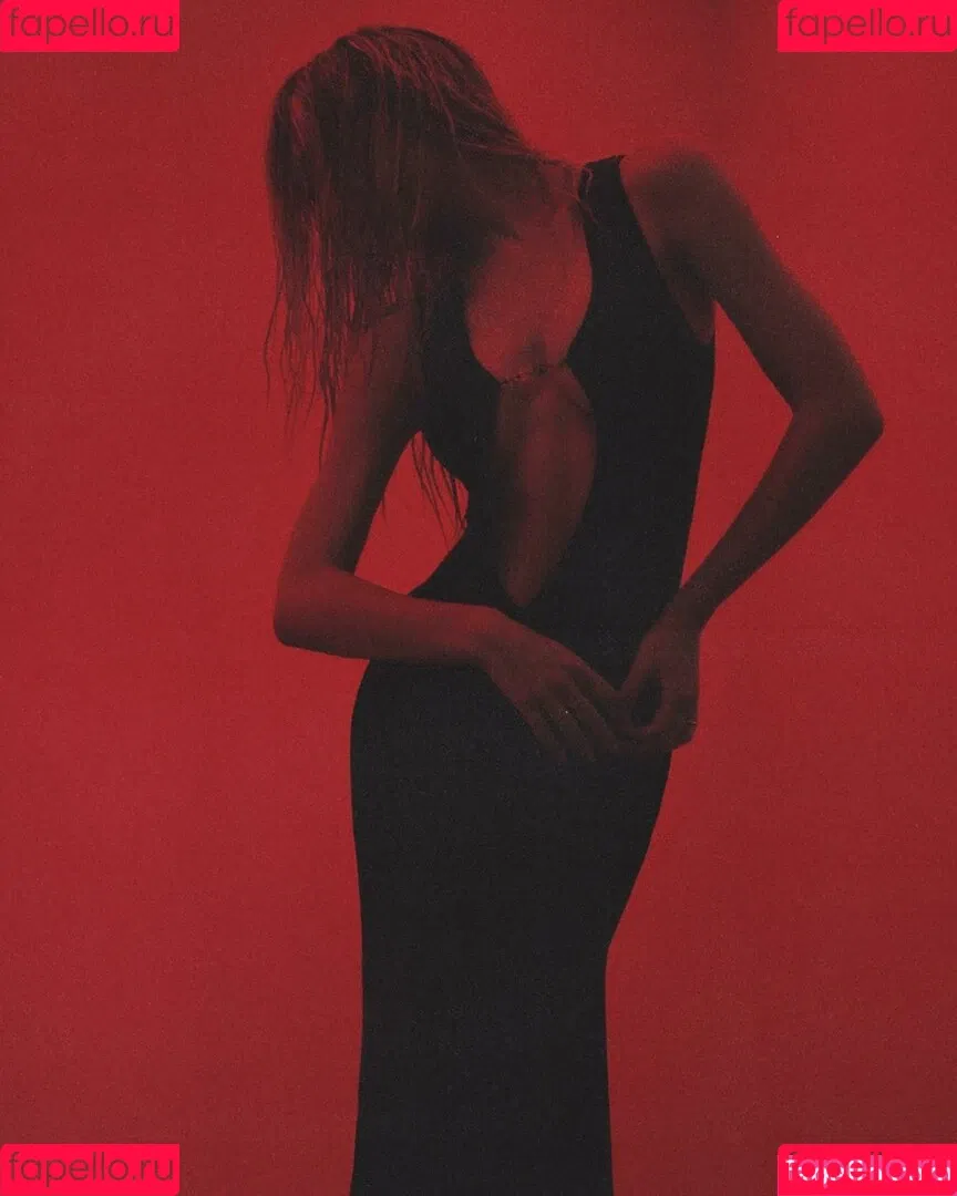 Alexis Ren Onlyfans Photo Gallery 