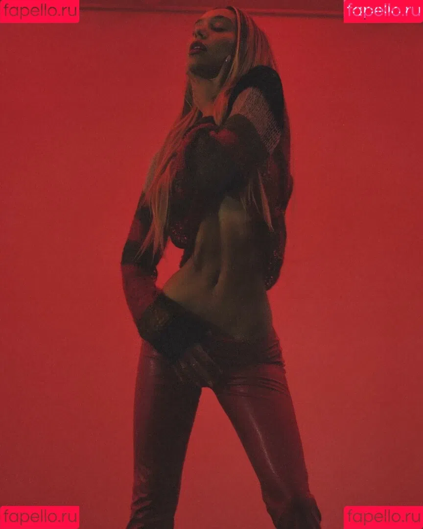 Alexis Ren Onlyfans Photo Gallery 