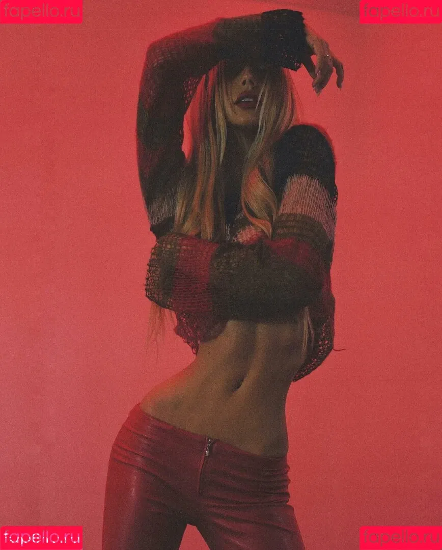 Alexis Ren Onlyfans Photo Gallery 