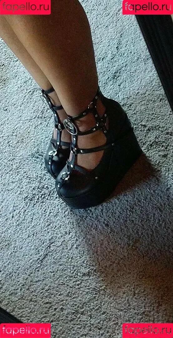 raeraejiggles Onlyfans Photo Gallery 