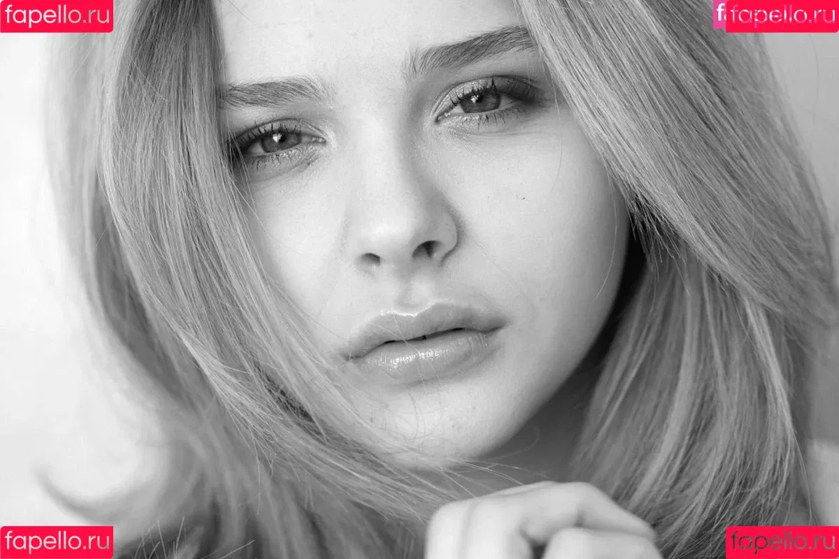 Chloë Grace Moretz Onlyfans Photo Gallery 