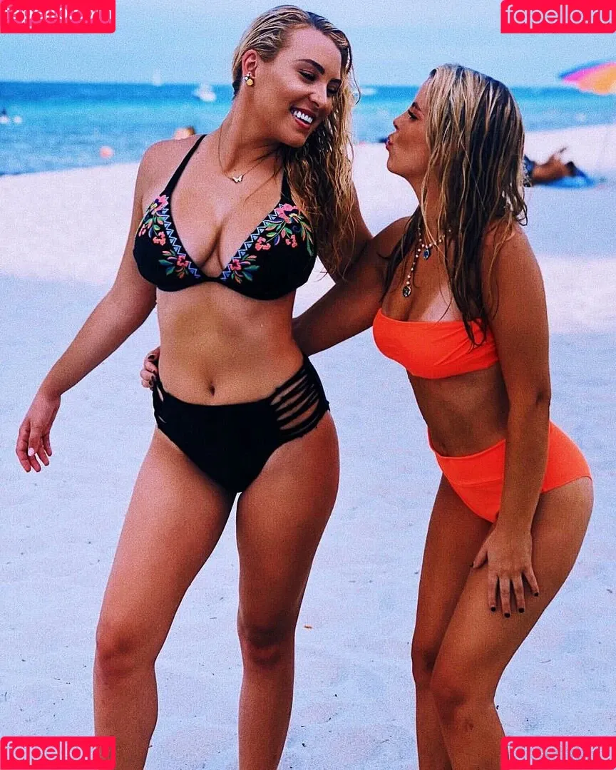 Caroline Wall Onlyfans Photo Gallery 