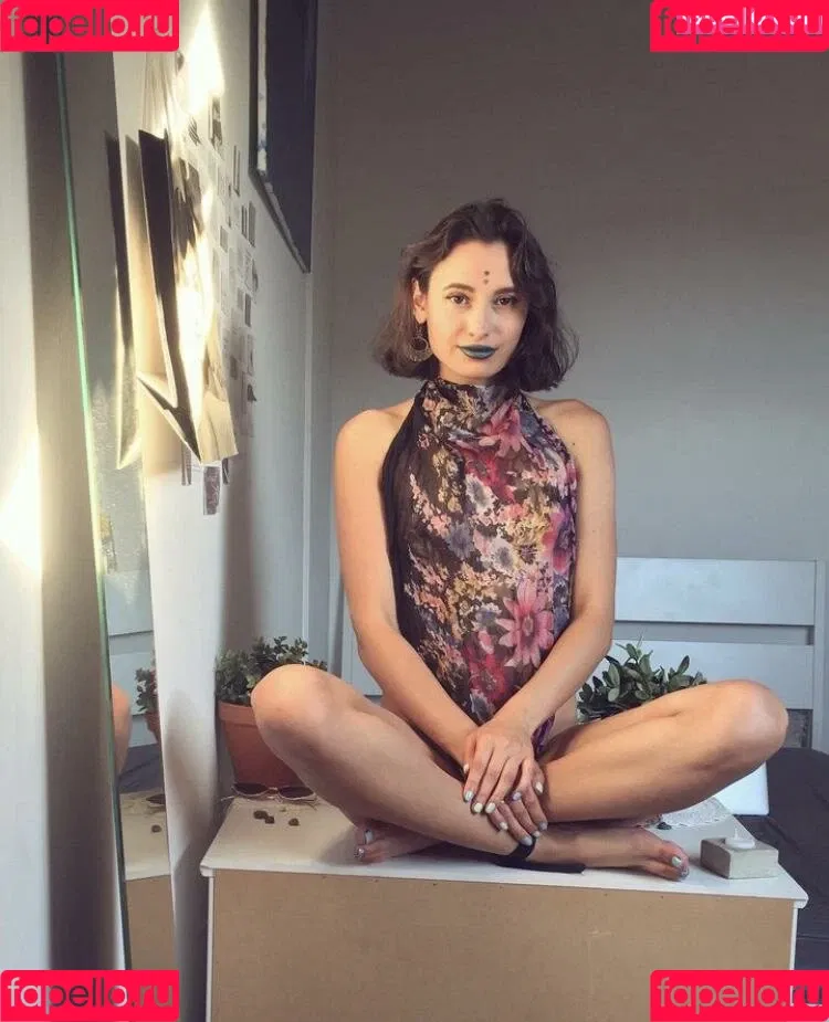 Li-lana Onlyfans Photo Gallery 