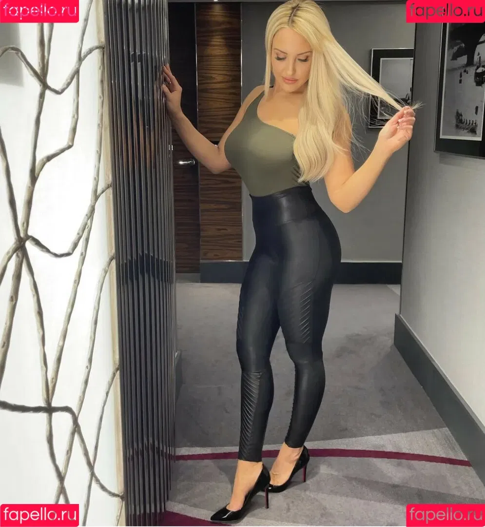 Eljonesuk Onlyfans Photo Gallery 