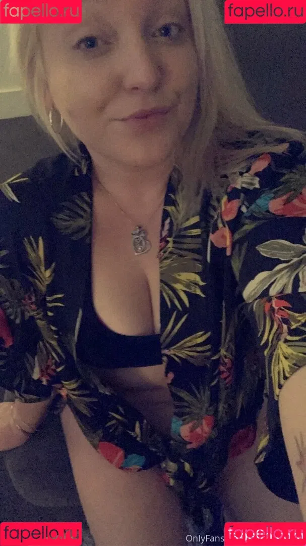 mommithiccc Onlyfans Photo Gallery 