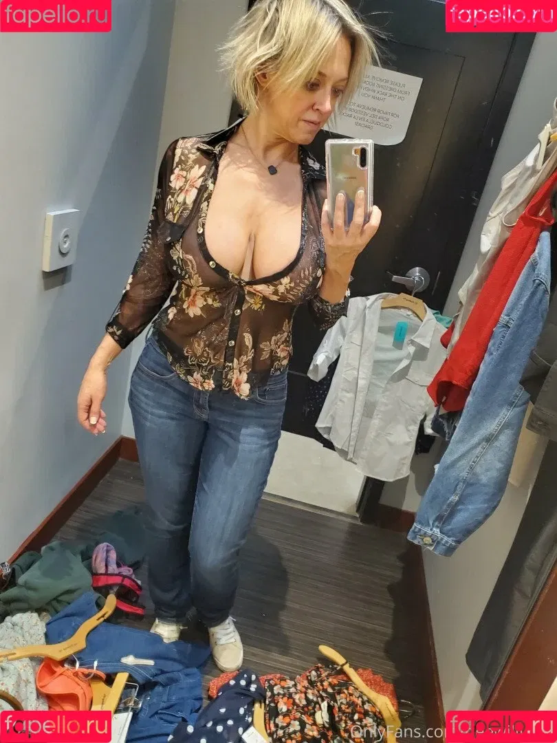 Dee Williams Onlyfans Photo Gallery 