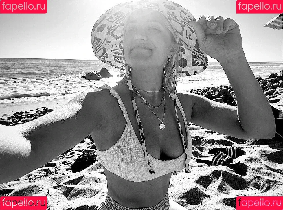 Emily Osment Onlyfans Photo Gallery 