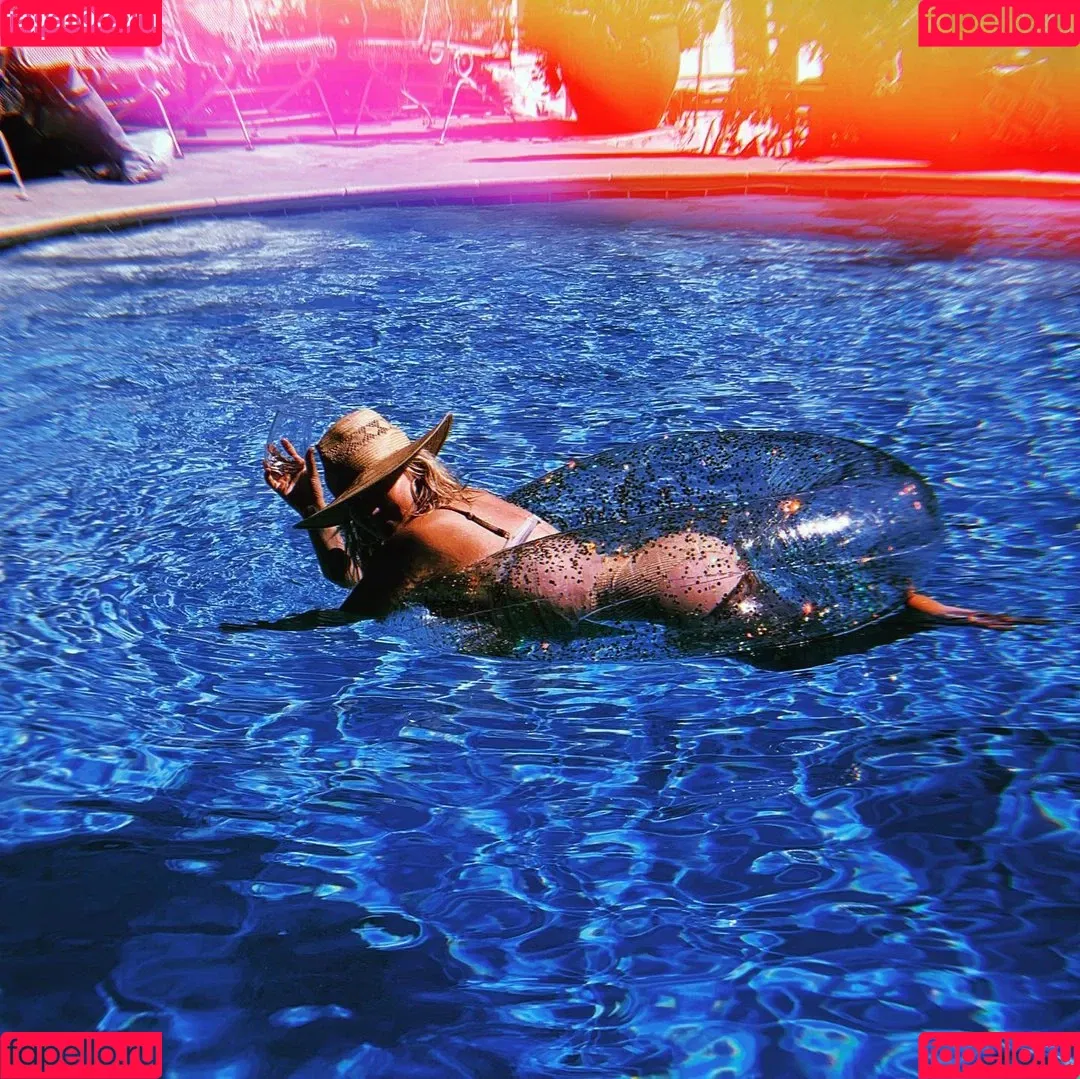 Emily Osment Onlyfans Photo Gallery 