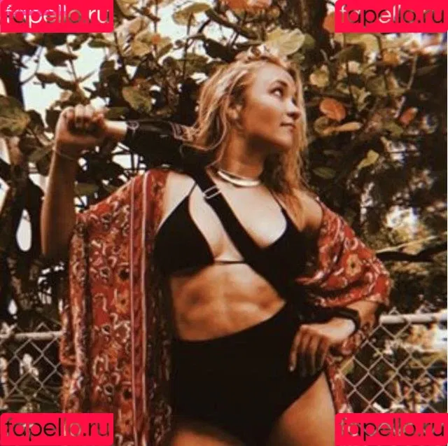Emily Osment Onlyfans Photo Gallery 