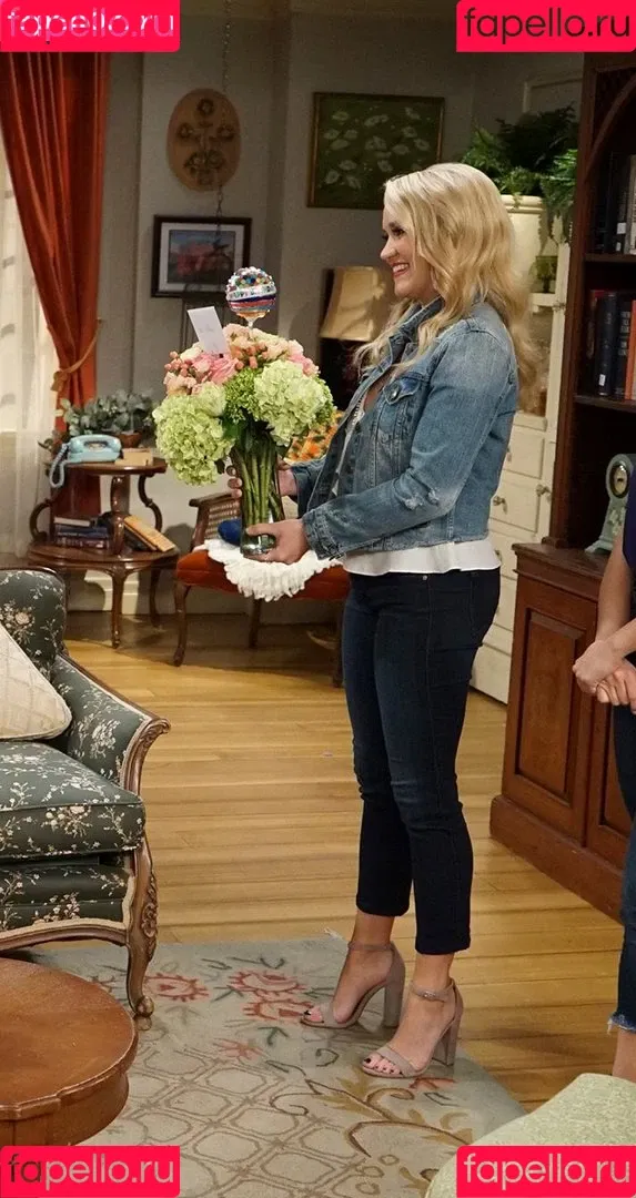 Emily Osment Onlyfans Photo Gallery 