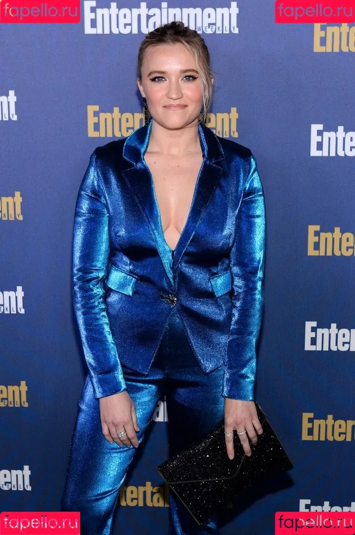 Emily Osment Onlyfans Photo Gallery 
