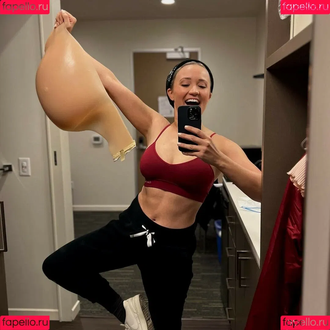 Emily Osment Onlyfans Photo Gallery 