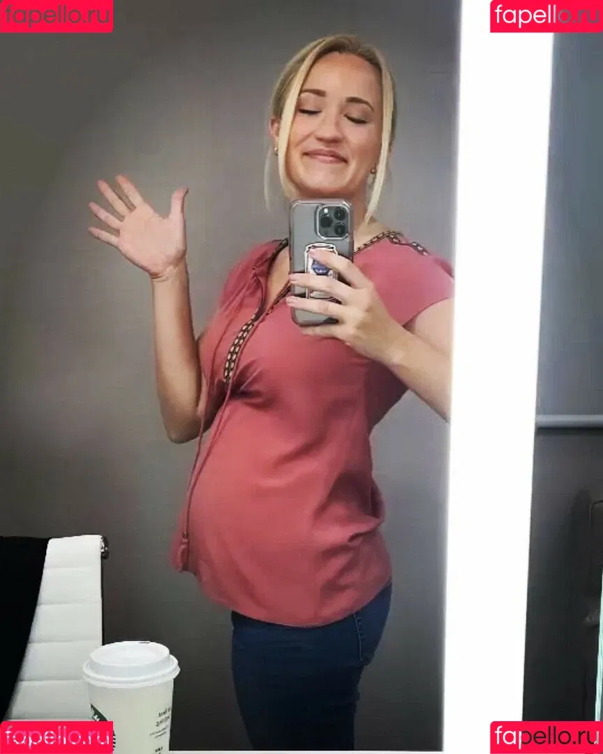 Emily Osment Onlyfans Photo Gallery 