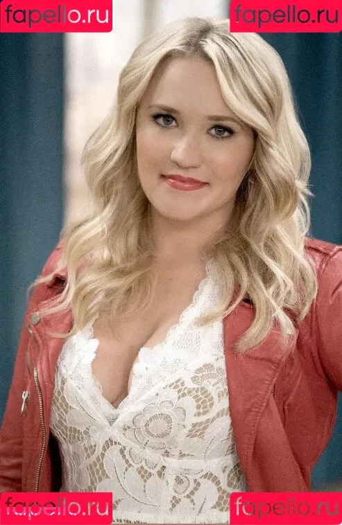 Emily Osment Onlyfans Photo Gallery 