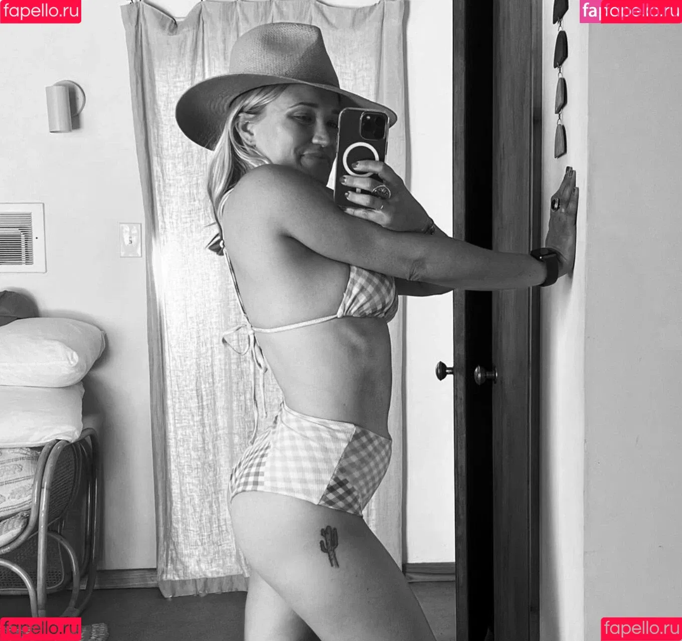 Emily Osment Onlyfans Photo Gallery 