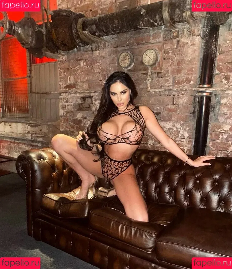 Paris Milan Onlyfans Photo Gallery 
