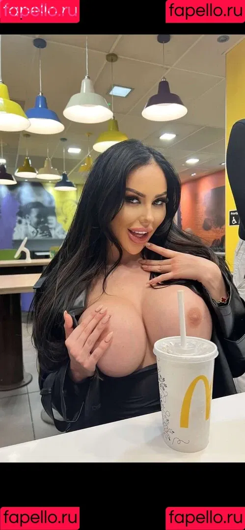 Paris Milan Onlyfans Photo Gallery 