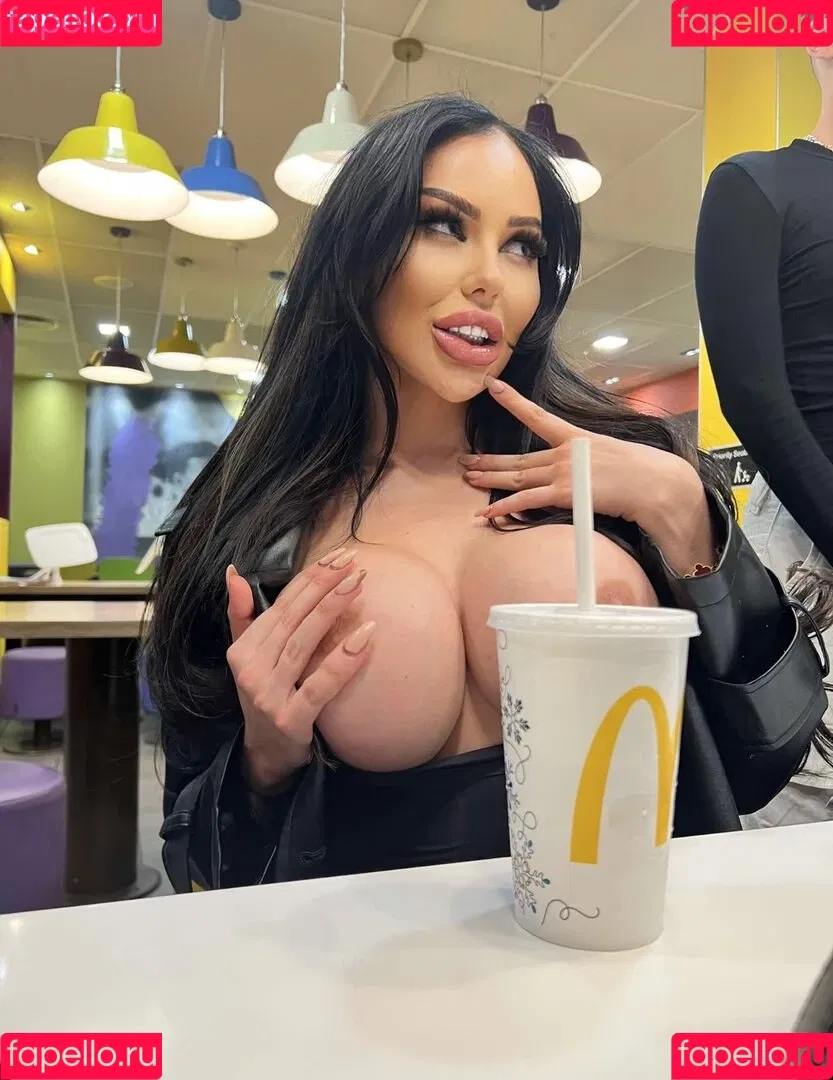Paris Milan Onlyfans Photo Gallery 