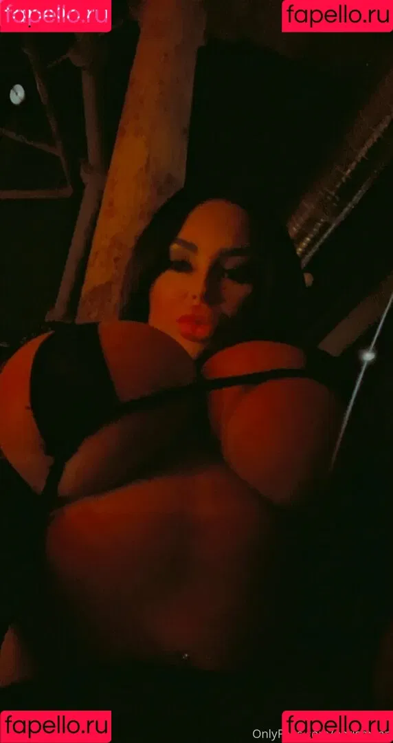 Paris Milan Onlyfans Photo Gallery 
