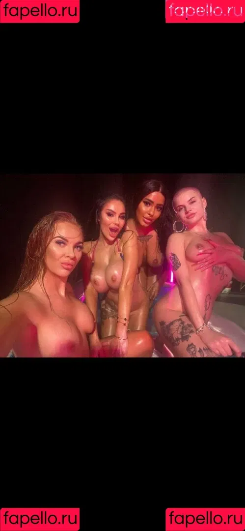Paris Milan Onlyfans Photo Gallery 
