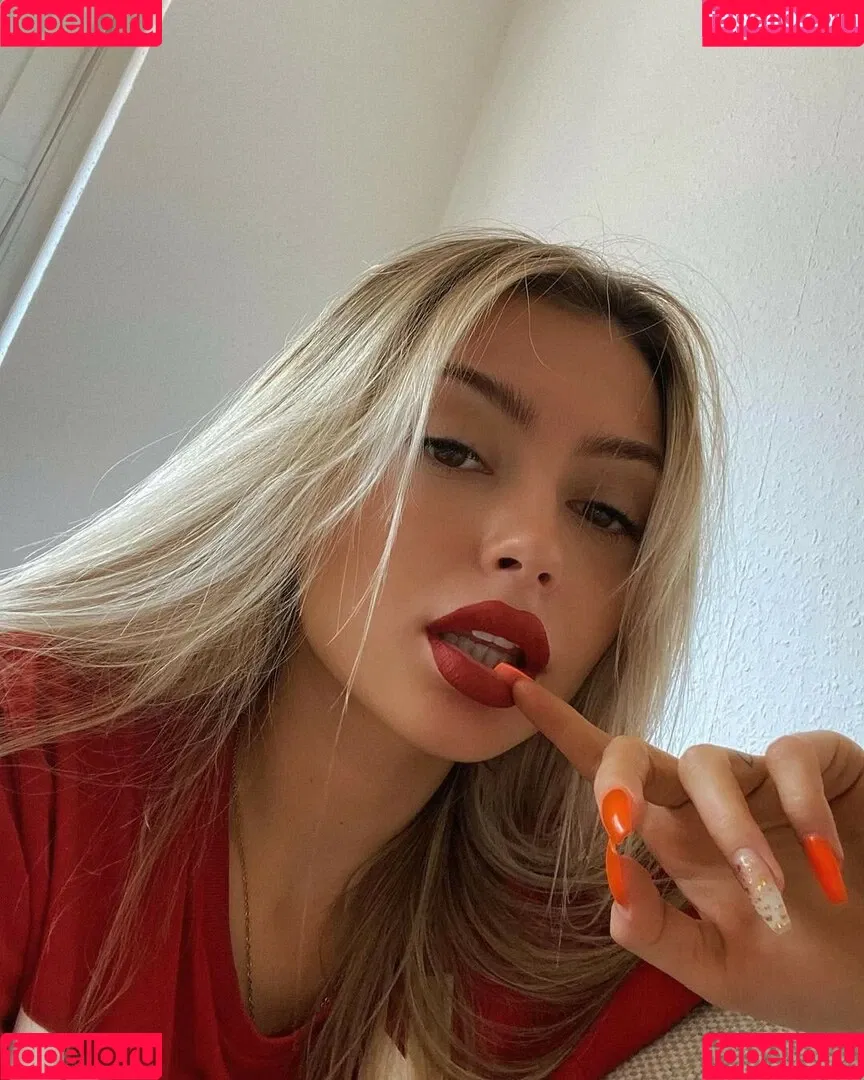 Linabmn Onlyfans Photo Gallery 