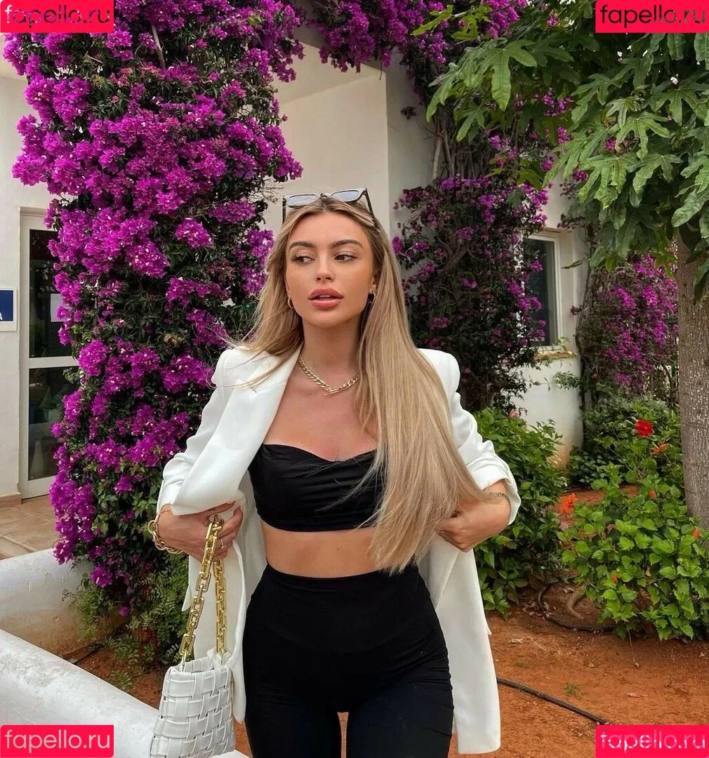 Linabmn Onlyfans Photo Gallery 