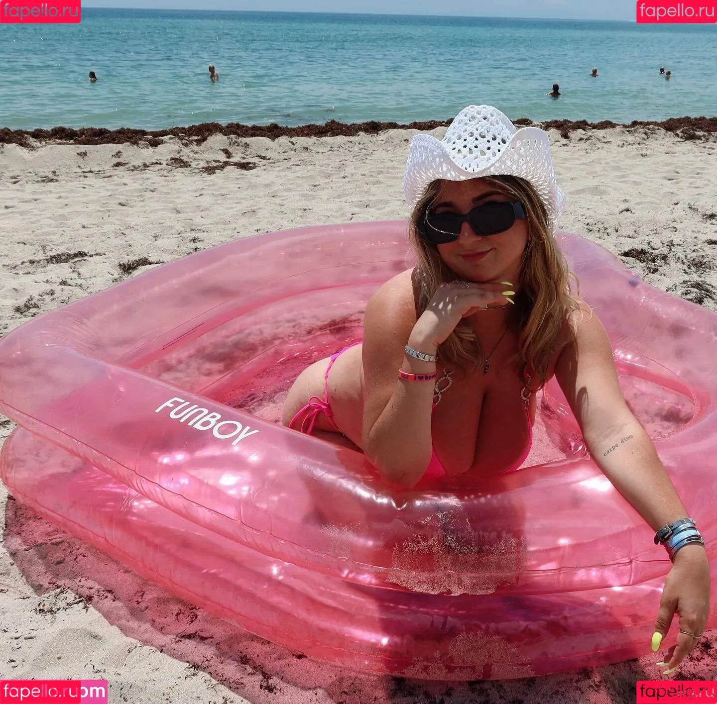 Jolieboero Onlyfans Photo Gallery 