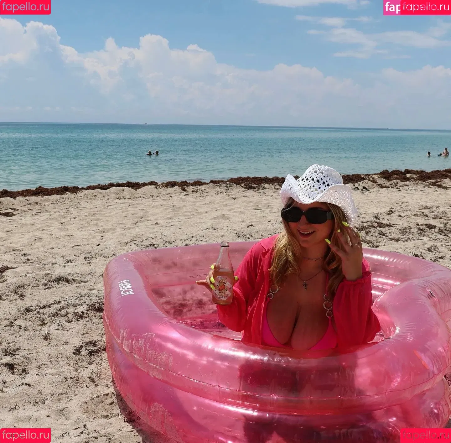 Jolieboero Onlyfans Photo Gallery 