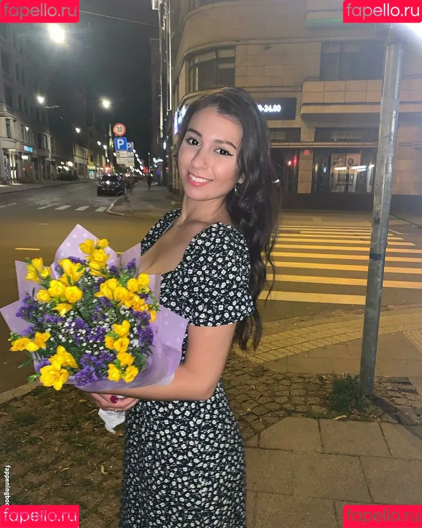 Giulia Daqna Onlyfans Photo Gallery 