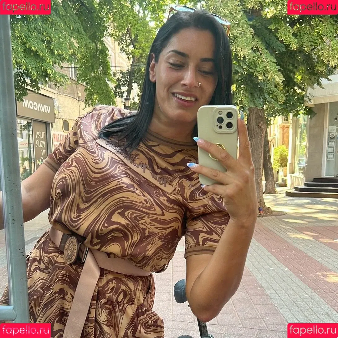 Giulia Daqna Onlyfans Photo Gallery 