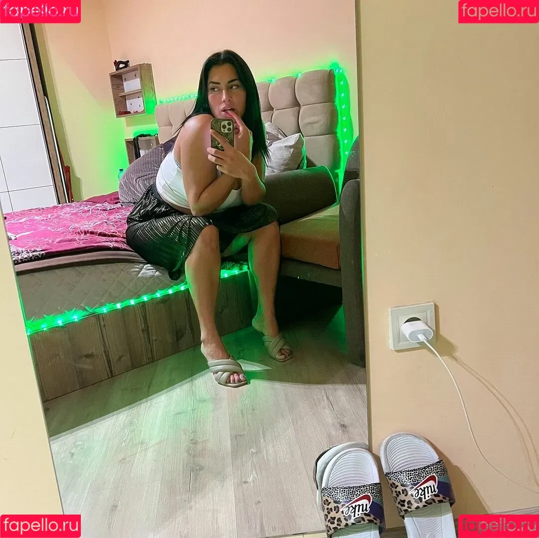 Giulia Daqna Onlyfans Photo Gallery 