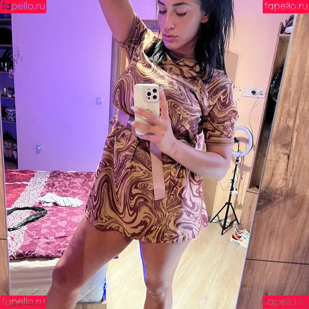 Giulia Daqna Onlyfans Photo Gallery 