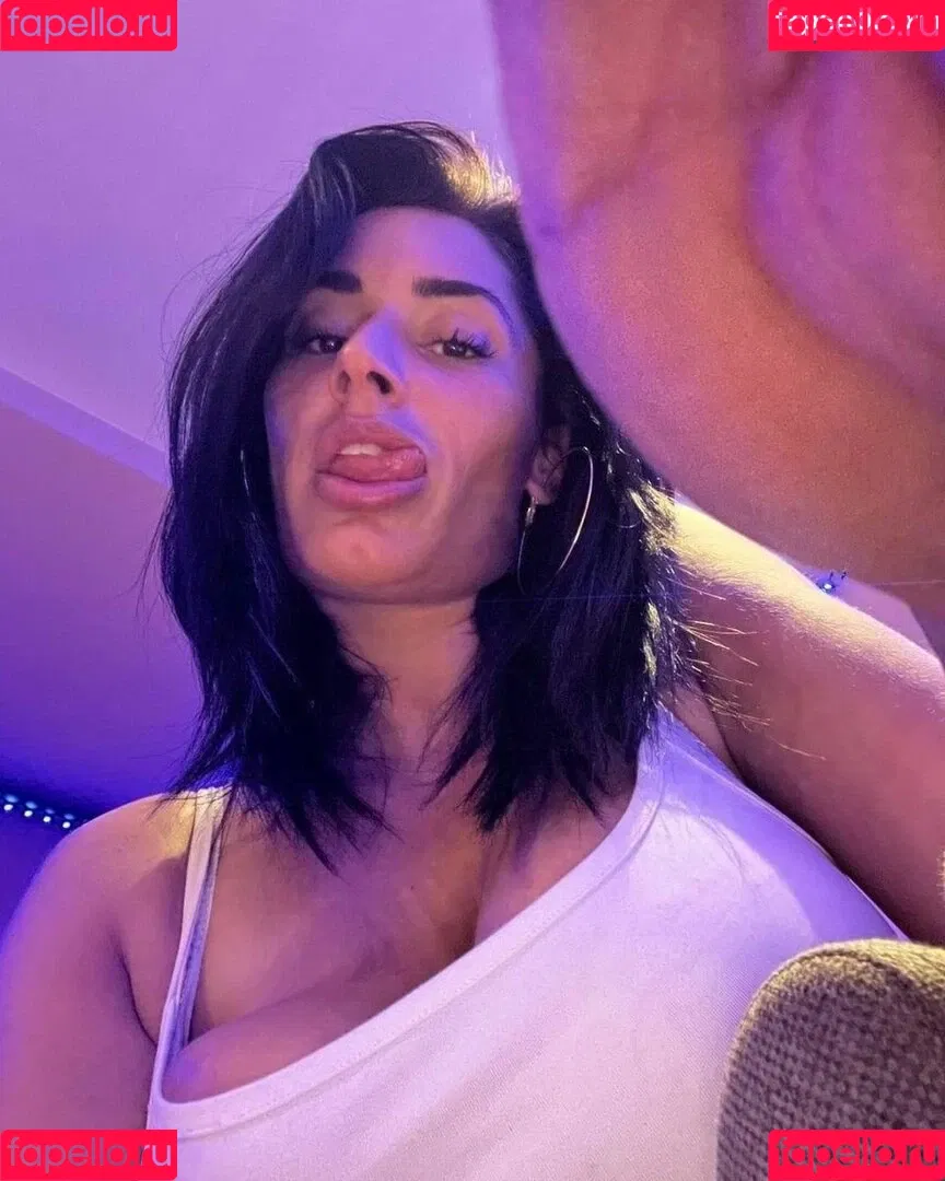 Giulia Daqna Onlyfans Photo Gallery 