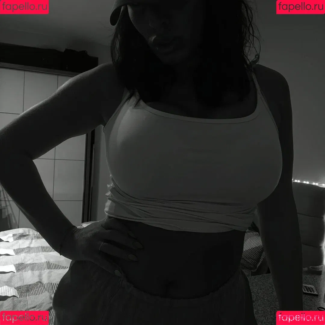 Giulia Daqna Onlyfans Photo Gallery 