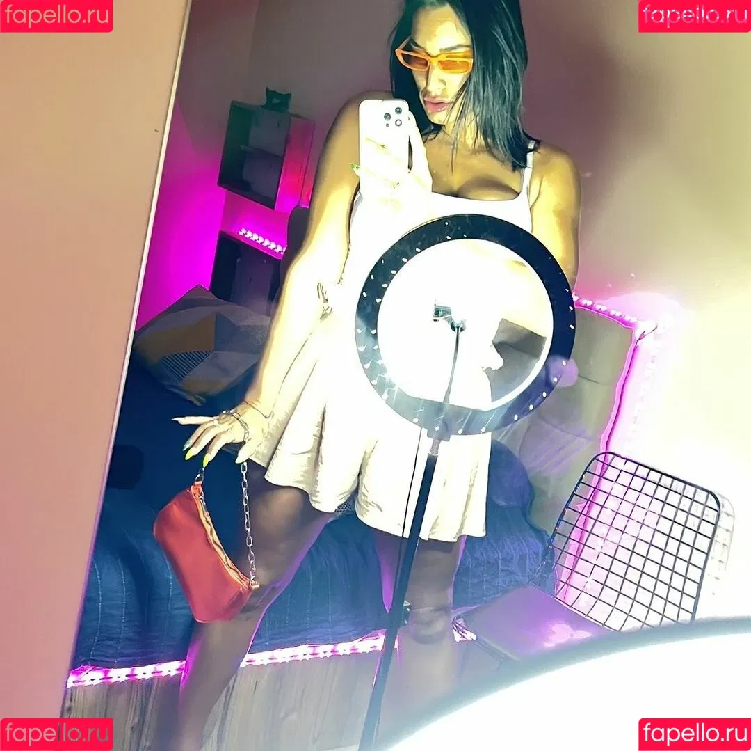 Giulia Daqna Onlyfans Photo Gallery 