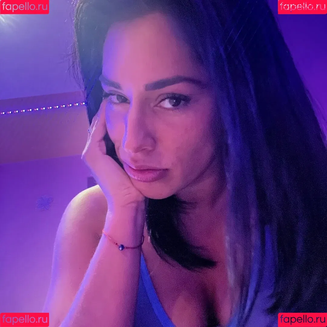 Giulia Daqna Onlyfans Photo Gallery 