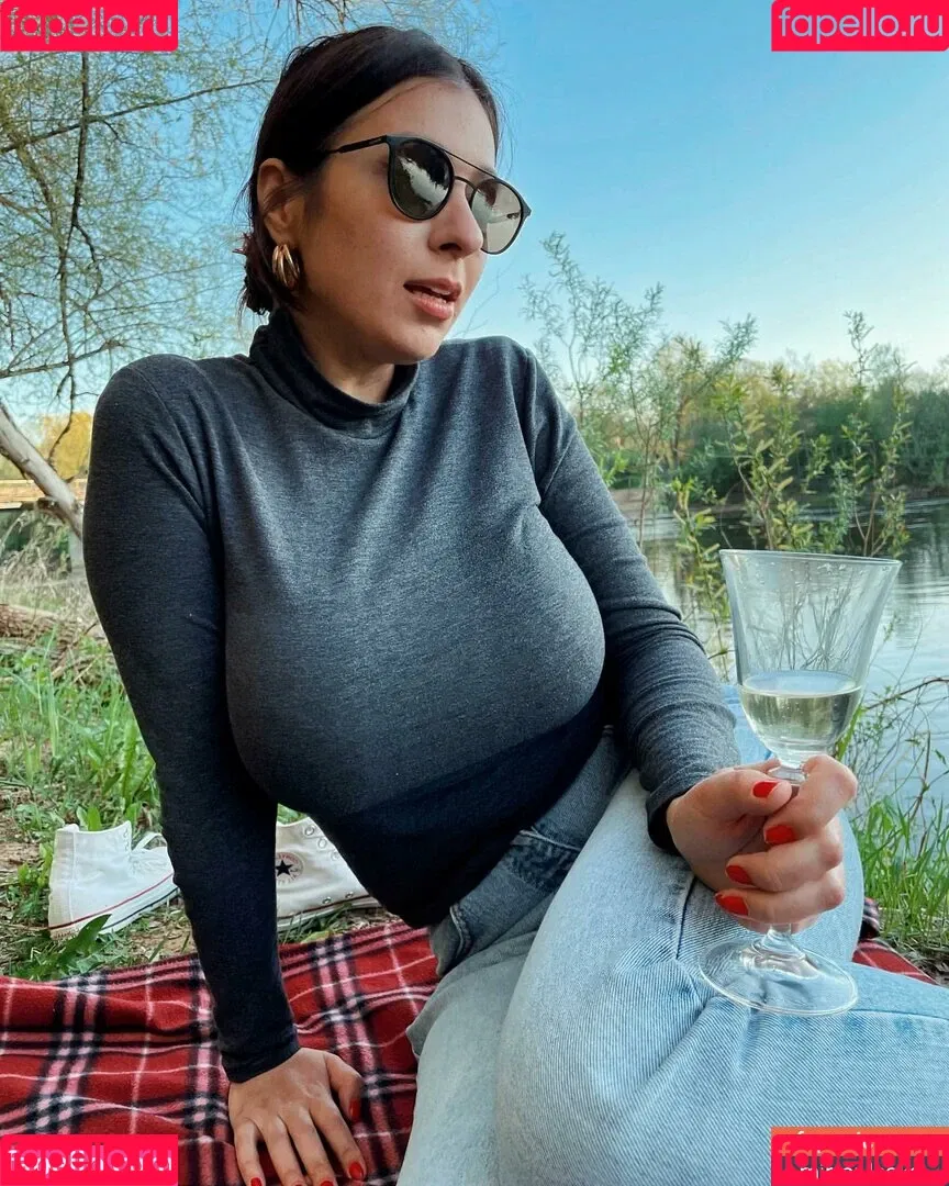 Giulia Daqna Onlyfans Photo Gallery 