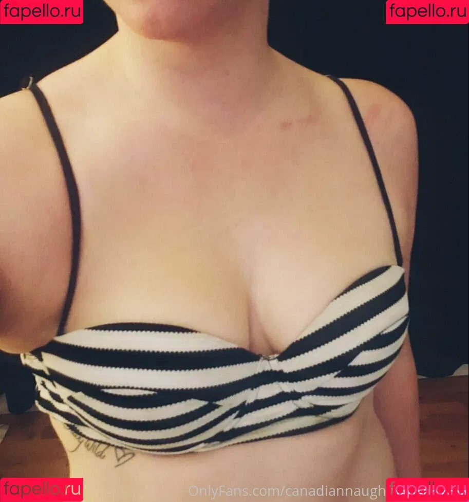 canadiannaughtyneighbour Onlyfans Photo Gallery 