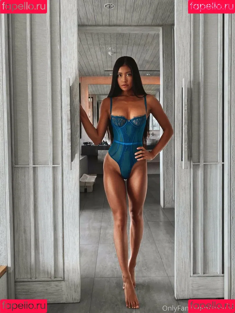 eyoung Onlyfans Photo Gallery 