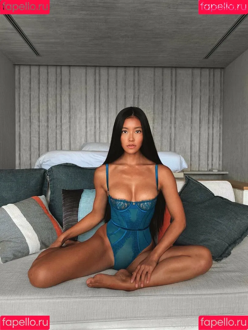 eyoung Onlyfans Photo Gallery 