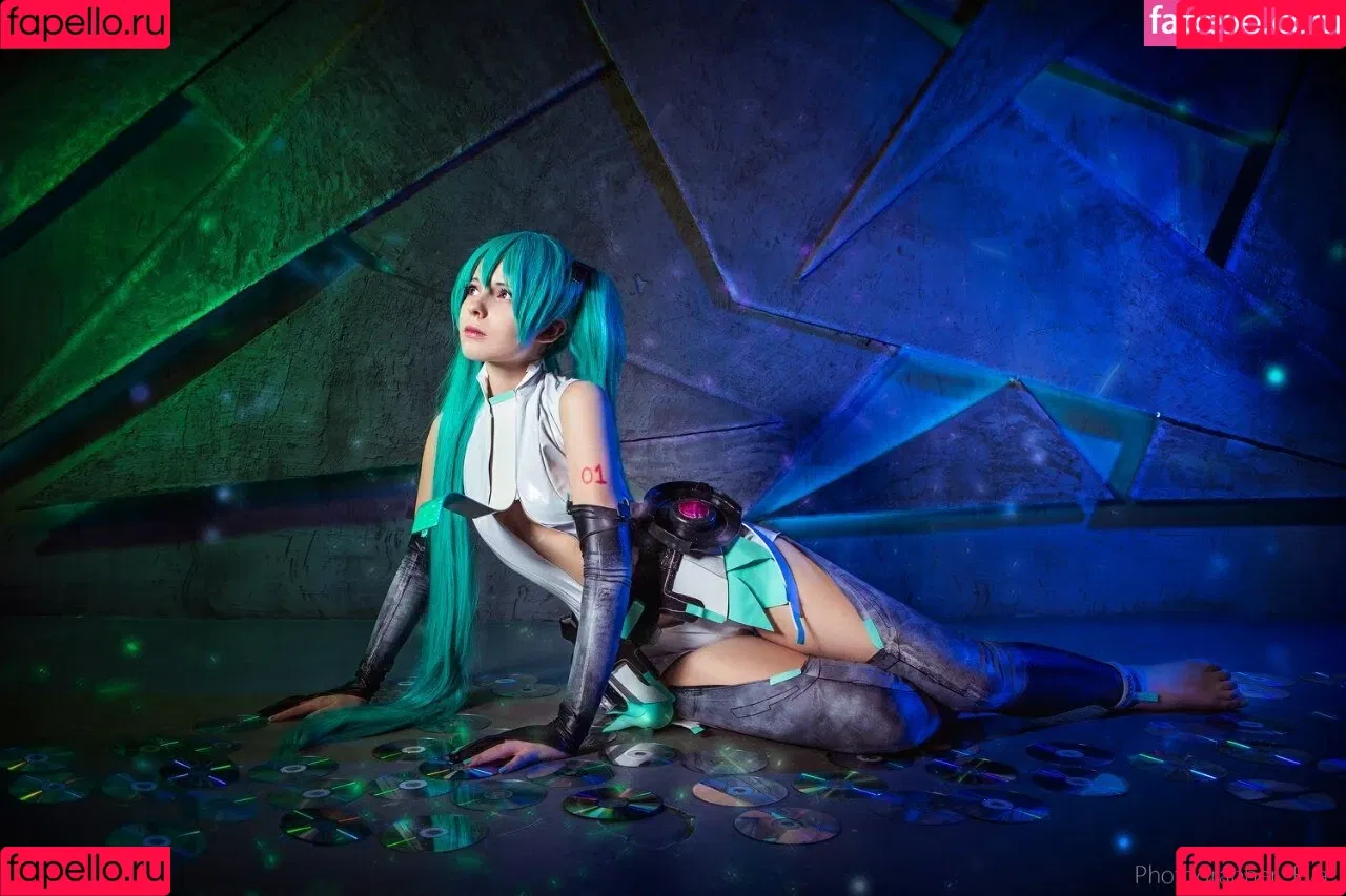 Saya Scarlet Onlyfans Photo Gallery 