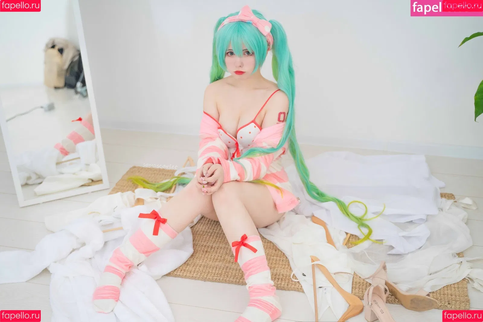 Saya Scarlet Onlyfans Photo Gallery 