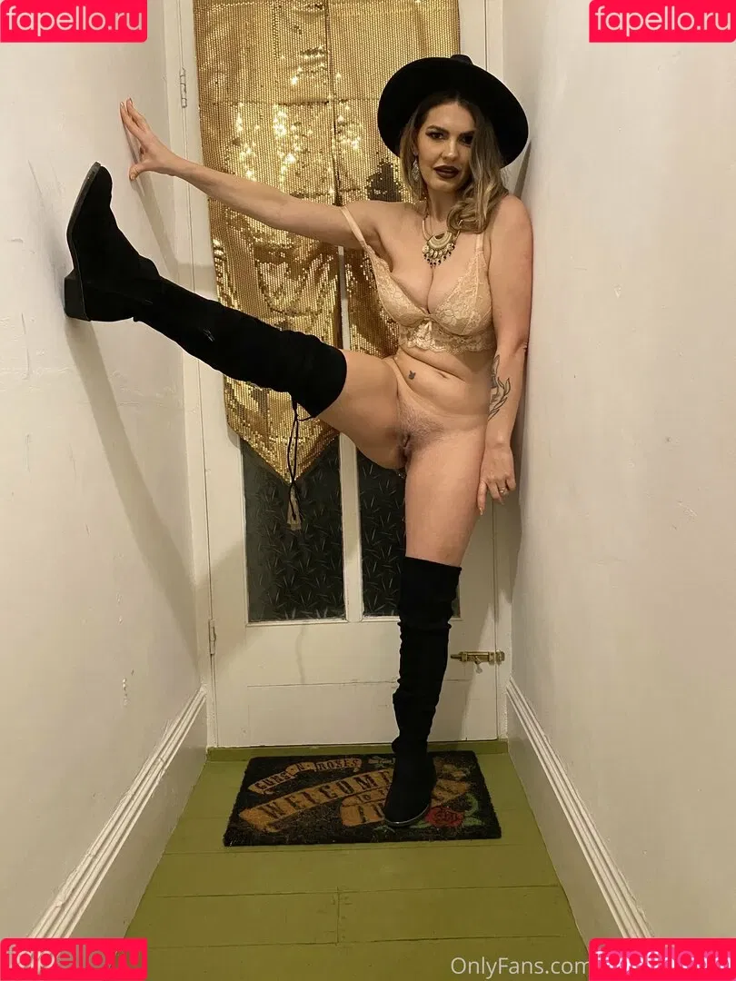 Bonnie Tawny Onlyfans Photo Gallery 
